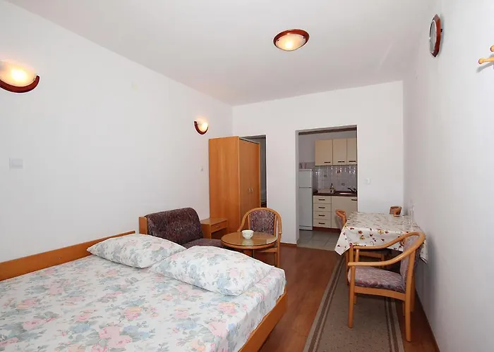 Near Old Town Apartment *