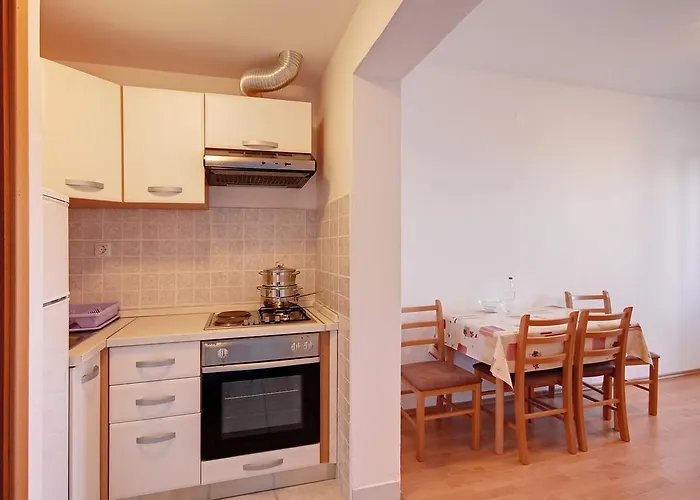 Near Old Town Apartment *