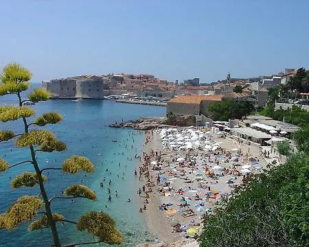 Near Old Town شقة دوبروفينك